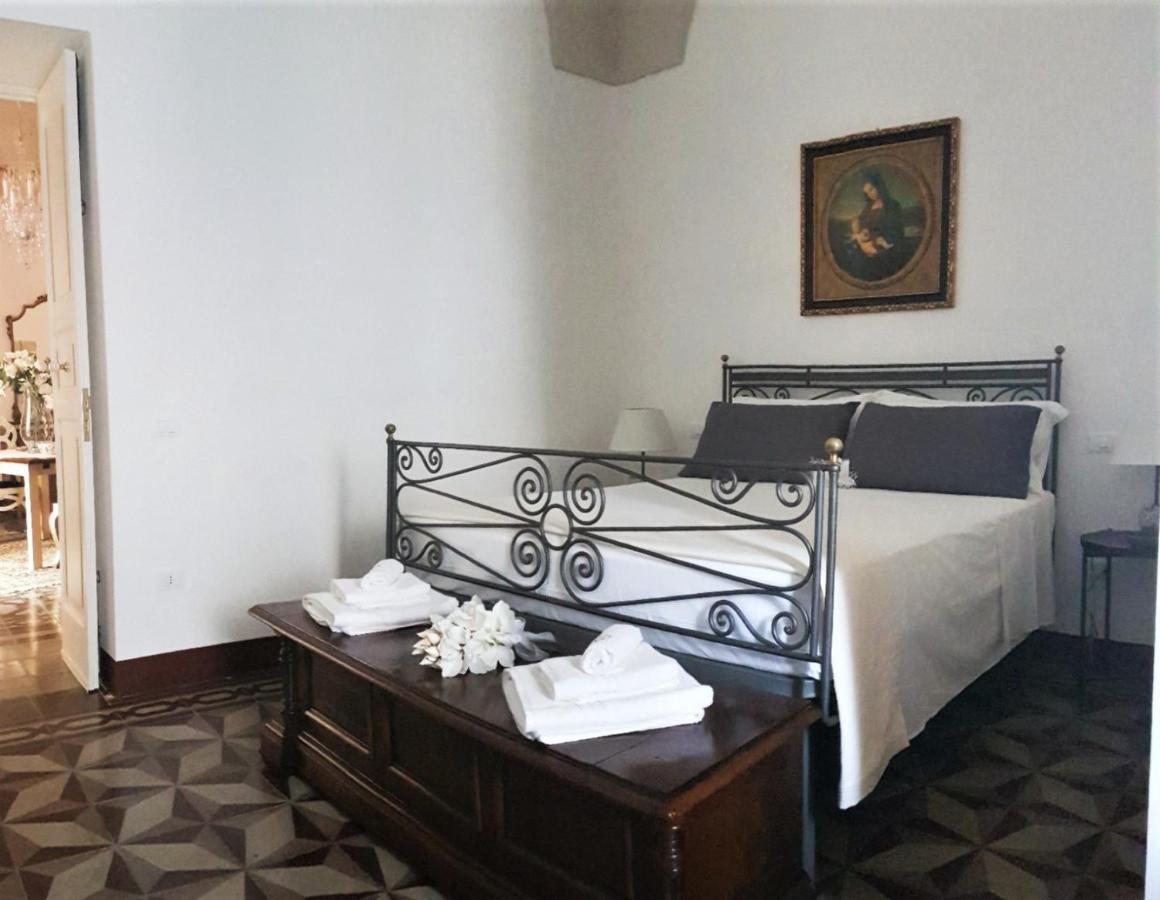 Palazzo Megha Suite & Breakfast Palmariggi Екстер'єр фото